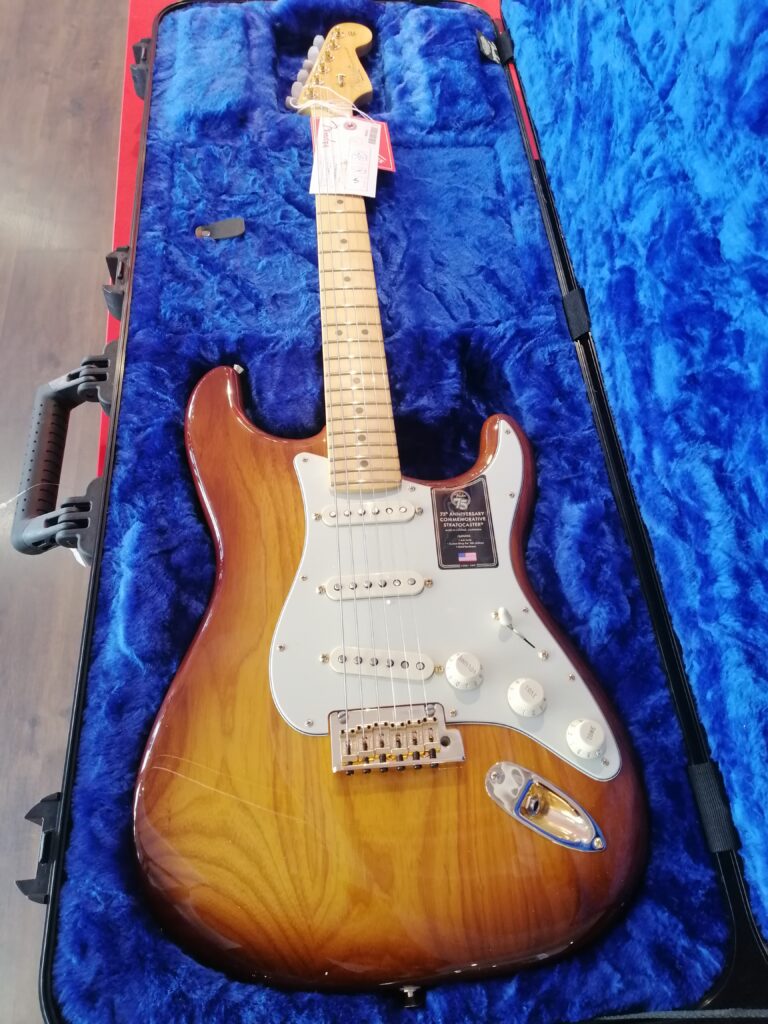 楽器・機材 フェンダーメキシコFender Stratocaster 75周年ロゴ